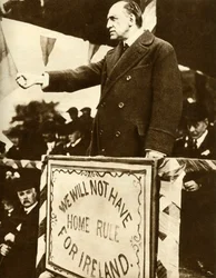 Edward Carson pitämässä puhetta, 1912, 1935.