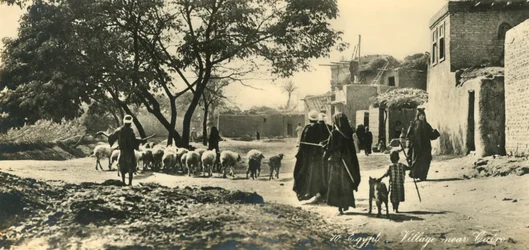 Egypti - Kylä lähellä Kairoa, c1918-c1939.