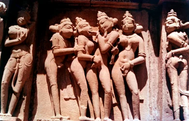 Eroottinen veistos, hindutemppeli, Khajuraho, Intia, 950 - 1050
