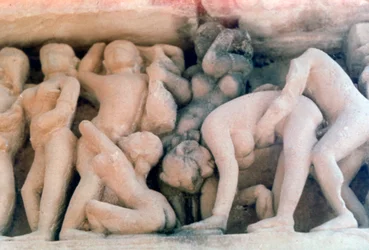 Eroottinen veistos, Khajuraho, Intia, noin 950-1050, 1900-luku