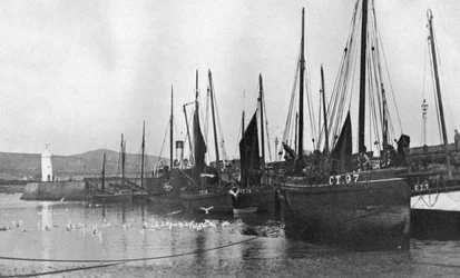 Kalastusveneet Port St Maryn satamassa Mansaarella, 1924-1926