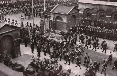 Kuningas Edward VII:n hautajaiset, Whitehall, Lontoo, 20. toukokuuta 1910.