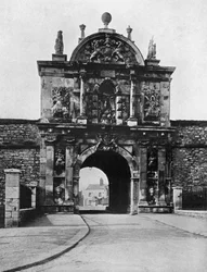 Citadelin portti, Plymouth, Devon, 1924-1926