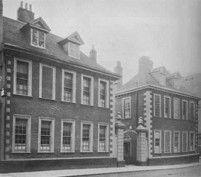 Gateway of Berkeleys Hospital, Worcester, Worcestershire, 1924.