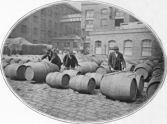 Viinitynnyreiden mittaaminen London Docksissa, c1900 1901