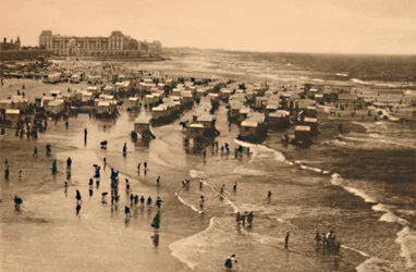 Yleinen näkymä Strandille Bath-aikana, n. 1928