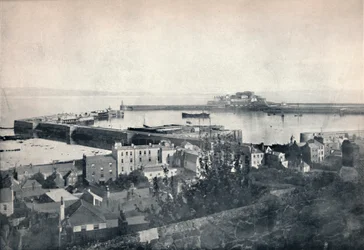 Guernsey - St. Peter-Port ja Castle Cornet, 1895