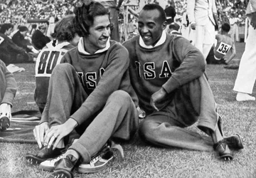 Helen Stephens ja Jesse Owens, amerikkalaiset urheilijat, Berliinin olympialaiset, 1936
