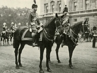 Hänen Majesteettinsa Gloucesterin herttuan kanssa, Trooping the Colourissa, 1928, 1937.