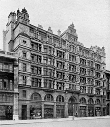 Holborn Birkbeck Bankin edessä, Lontoo, 1904