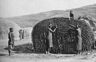 Tuparakennus Zulumaassa, 1912