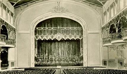 Nikolai II:n kansantalon teatterin sisäkuva, Pietari, Venäjä, 1900-luku