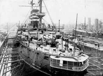 Japanilainen sotalaiva Mikasa Portsmouthin telakalla, Englannissa, 1904