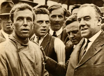 Jim Mollison Croydonin lentokentällä, 1931, 1933.