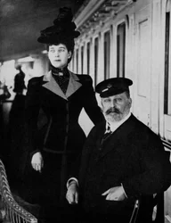 Kuningas Edward VII ja kuningatar Alexandra Cowesissa, Isle of Wight, elokuussa 1909 1964