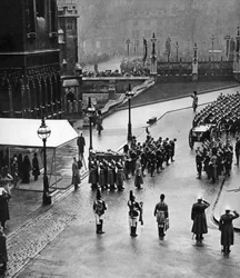 King George v:n hautajaiskulkue muodostumassa Westminster Hallissa Lontoossa, 1936