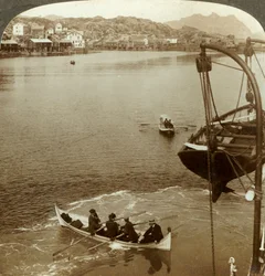 Laskeutuminen höyrylaivalta arktisessa maassa, Svolvaer, Lofootit, Pohjois-Norja, c1905.