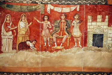 Faarao ja Mooseksen lapsuus, Dura Europosin synagogasta peräisin oleva fresko, 244-245, säilytetään Damaskoksen kansallismuseossa. Valokuva otettu New Yorkin juutalaisessa museossa näyttelyn aikana.