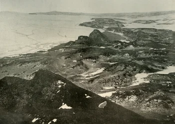 Katse pohjoiseen kohti Cape Roydsia, c1908, 1909.