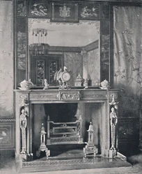 Marmorinen kamiina, 1939