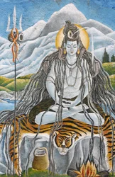 Meditoiva Shiva naja-käärmeiden kanssa Pashupatinathissa, Katmandussa, Nepalissa