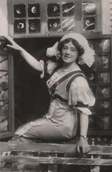 Miss Isabel Jay, 1879-1927, Christinena elokuvassa Dear Little Denmark, vuodelta 1909.