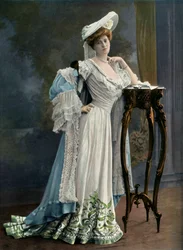 Mlle Paule Andral - Du Theatre Du Vaudeville - Roseline Denisin rooli. - L