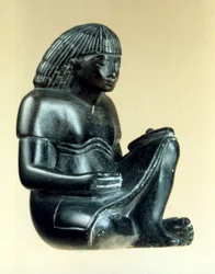 Malli istuvasta kirjurista, muinainen egyptiläinen, 18. dynastia, 1550-1293 eaa.