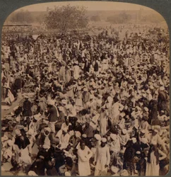Muhammedilaiset paastopäivänä Jumman moskeijan ulkopuolella katsoen etelään, Delhi, Intia, 1903