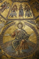 Mosaiikit, jotka peittävät kastekappelin Firenzen duomossa. Jeesus Kristus, Firenze, Italia