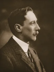 Herra Hugh Peel, 1911.