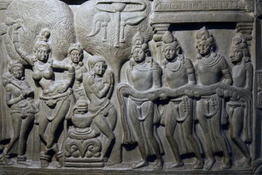 Intian kansallismuseo, Delhi. Kohtauksia Buddhan elämästä. Ikshvaku, 200-luku jKr. Nagarjunakonda, Andhra Pradesh. Harmahtava kalkkikivi. Yksityiskohta. Intia.