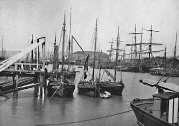 Newhaven - Satamassa, 1895