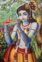 Maalaus hindujumala Krishnasta soittamassa huilua ulkona. Intia