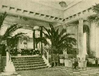 Palm Court and Lounge Majesticissa, vuodelta 1930.
