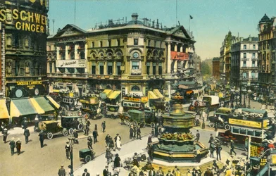 Piccadilly Circus, Lontoo, 1910.