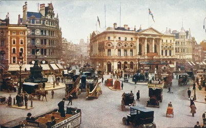 Piccadilly Circus, Lontoo, 1910.