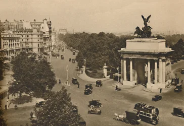 Piccadilly ja Quadriga of Constitution Hill, vuodelta 1935.