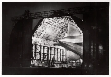 Valmistelut yölennolle, Zeppelin LZ 127 Graf Zeppelin, 1933