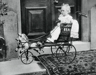Prinssi Albert Windsor vuoden ikäisenä, vuonna 1896