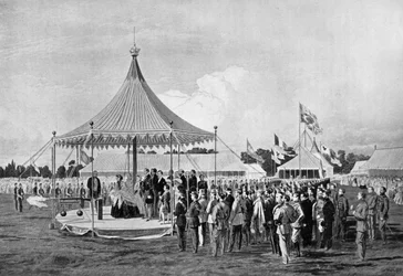 Kuningatar Victoria ampui ensimmäisen laukauksen Wimbledonissa, heinäkuussa 1860, vuonna 1920