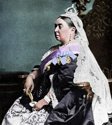Kuningatar Victoria juhlavaatteissa kultaisena juhlavuotena 1887 1951.