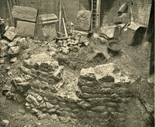 Rooman jäännökset löydettiin Lontoon muurin linnakkeesta, 1908