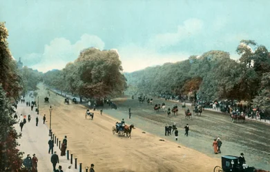 Rotten Row, Hyde Park, Lontoo, 1910.