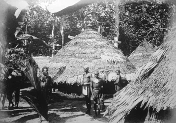 Alkuperäisten pyöreät talot Timotussa, Santa Cruzissa, 1892