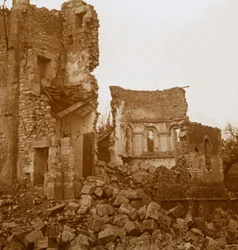 Rauniokirkko, Trésauvaux, Pohjois-Ranska, c1914-c1918