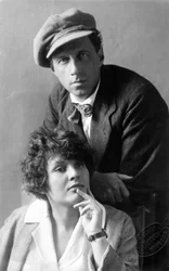 Venäläinen teatteriohjaaja Vsevolod Meyerhold ja hänen vaimonsa, näyttelijä Zinaida Raikh, 1920-luvun alku