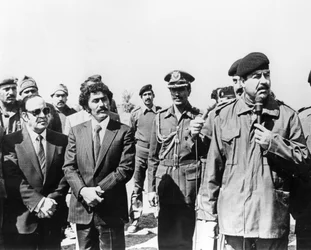 Saddam Hussein pitämässä puhetta, Irak, 1986