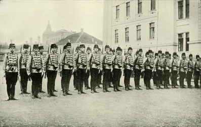 Servian ratsuväki paraatissa, 1919.