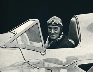 Sir Malcolm Campbell Bluebirdin ratissa, 1937